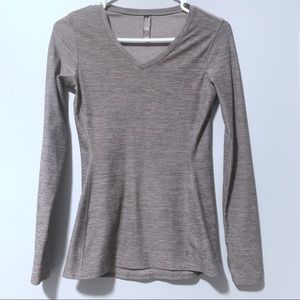 Under Armour Size Small Long sleeve shirt